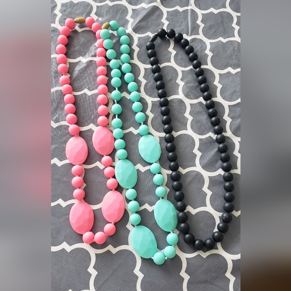 Teething Mama necklace